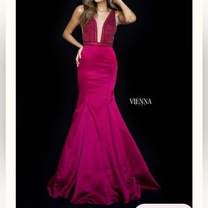 Formal Dress Vienna Prom Style 8295 size 6-10 street